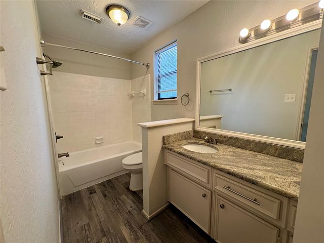 80 Fallenstone Drive, The Woodlands, TX 77381
