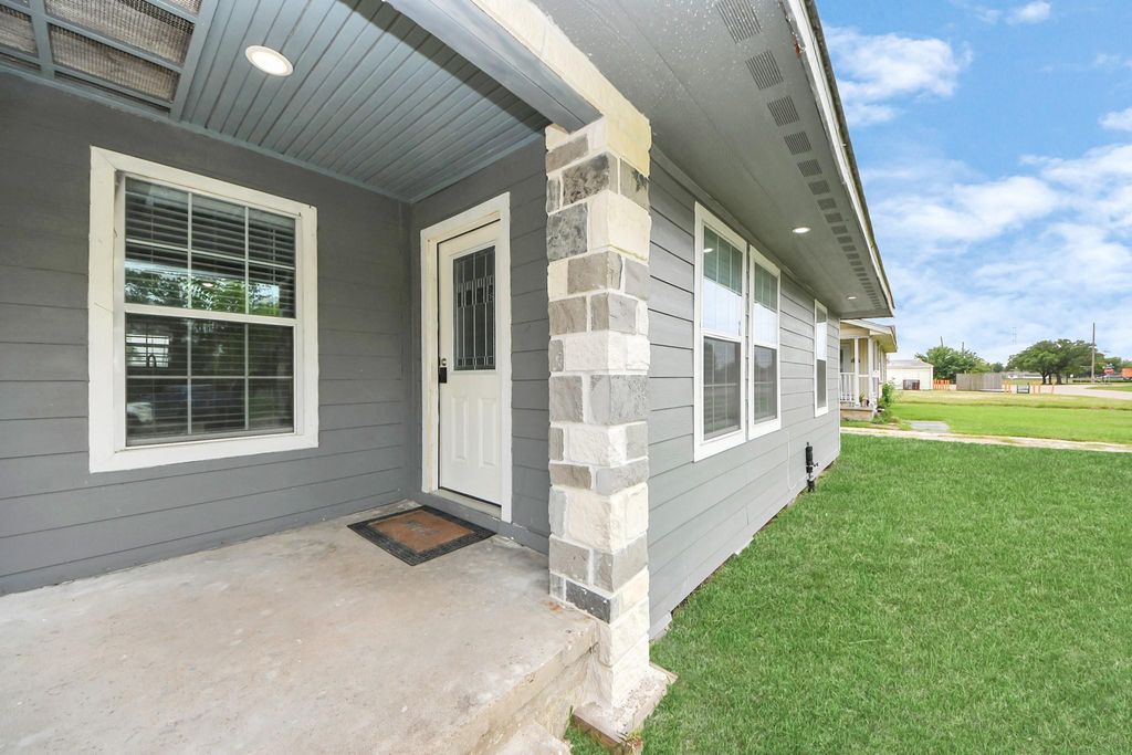 117 Glasgow Street, Pasadena, TX 77506