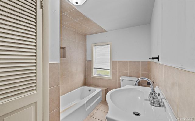 76 Solomon Avenue, Inwood, NY 11096