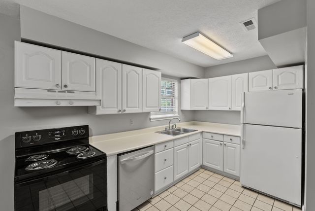 614 S Central Avenue, Nicholasville, KY 40356