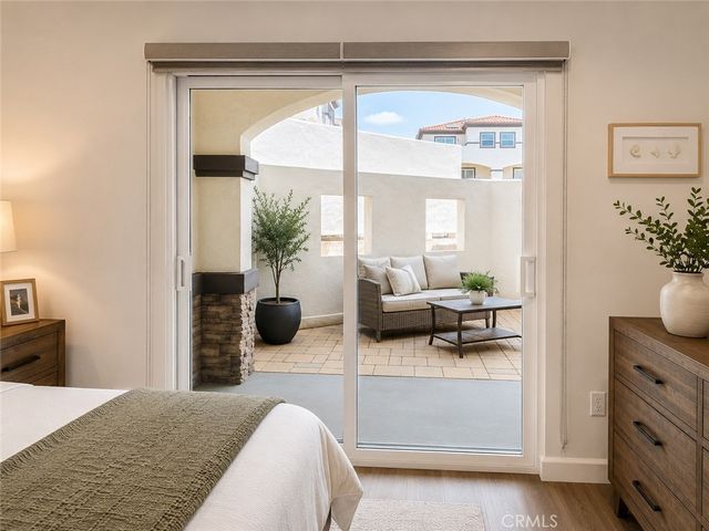 946 Warwick, Thousand Oaks, CA 91360