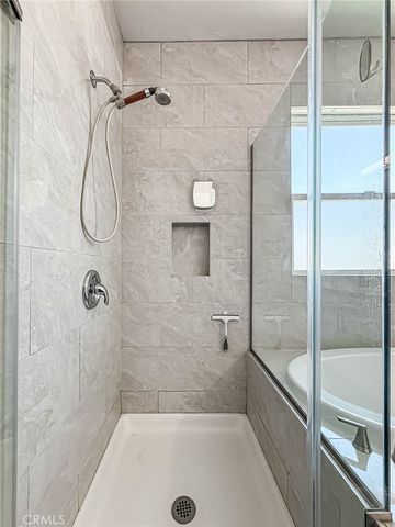 946 Warwick, Thousand Oaks, CA 91360