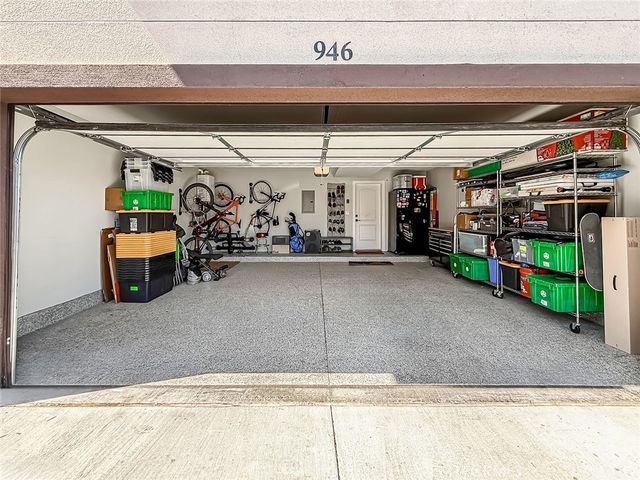 946 Warwick, Thousand Oaks, CA 91360