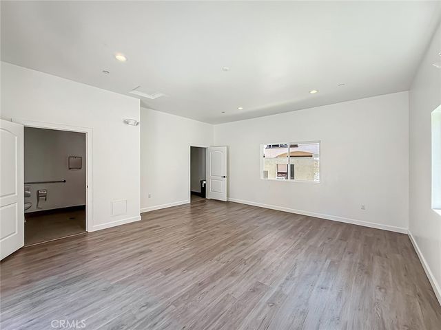 946 Warwick, Thousand Oaks, CA 91360