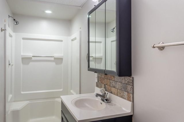 21705 S Race Street, Spring Hill, KS 66083