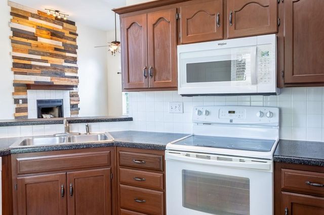 21705 S Race Street, Spring Hill, KS 66083