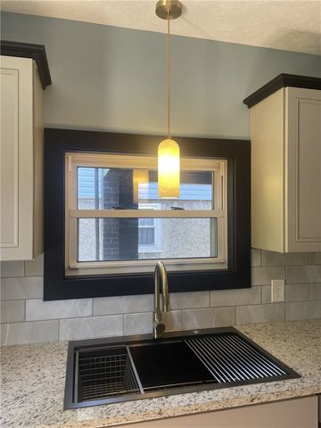 414 Argonne Dr, New Kensington, PA 15068