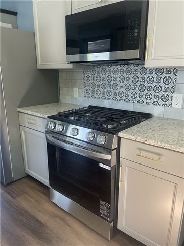 414 Argonne Dr, New Kensington, PA 15068