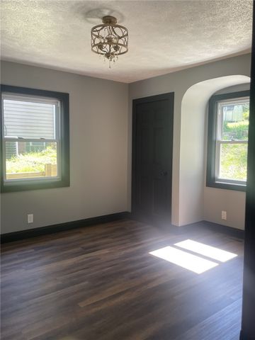 414 Argonne Dr, New Kensington, PA 15068