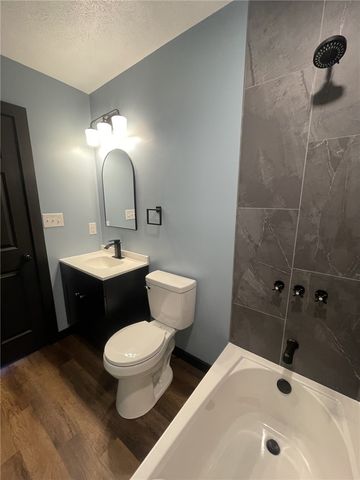 414 Argonne Dr, New Kensington, PA 15068