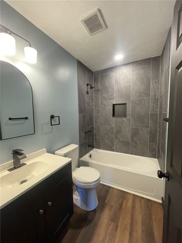 414 Argonne Dr, New Kensington, PA 15068