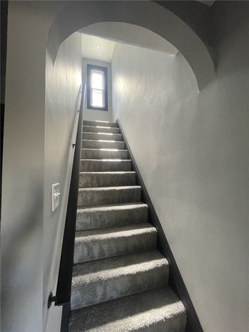 414 Argonne Dr, New Kensington, PA 15068