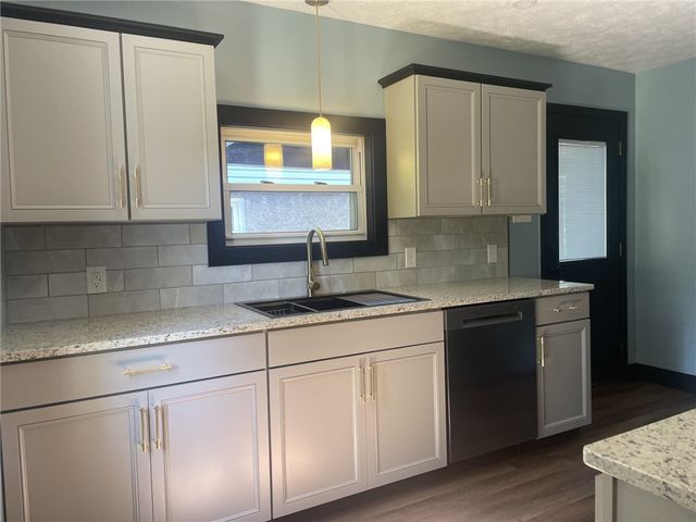 414 Argonne Dr, New Kensington, PA 15068