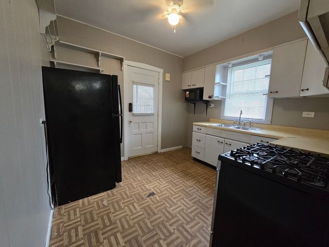 249 E Park Boulevard 1, Villa Park, IL 60181