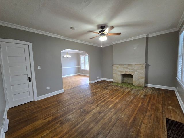 249 E Park Boulevard 1, Villa Park, IL 60181