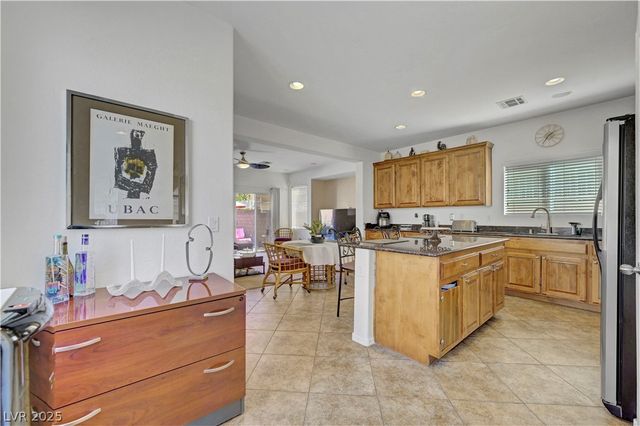 7384 Emerald Glow Street, Las Vegas, NV 89123