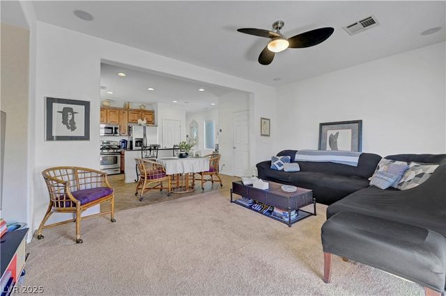 7384 Emerald Glow Street, Las Vegas, NV 89123