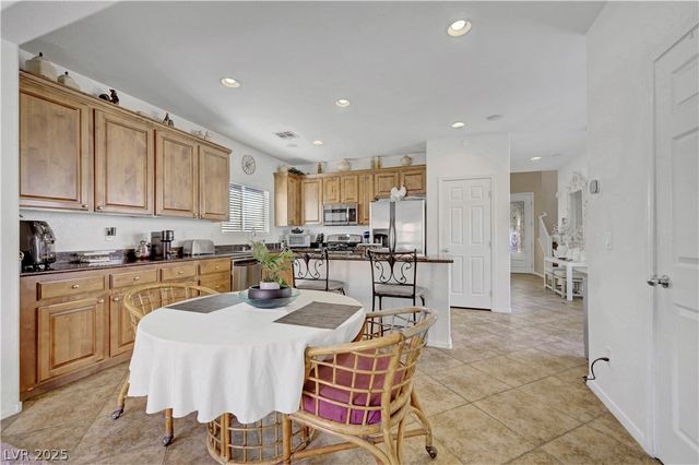 7384 Emerald Glow Street, Las Vegas, NV 89123