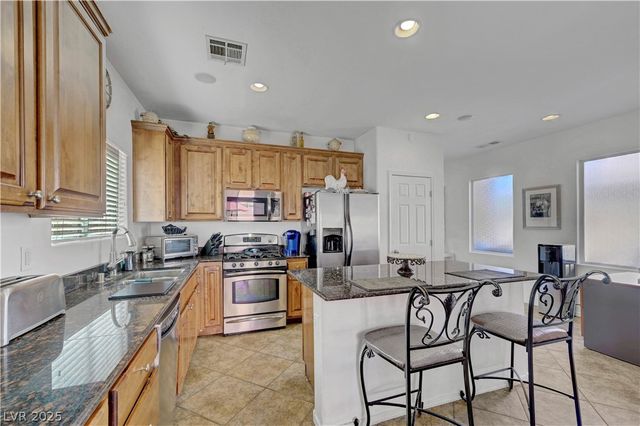 7384 Emerald Glow Street, Las Vegas, NV 89123