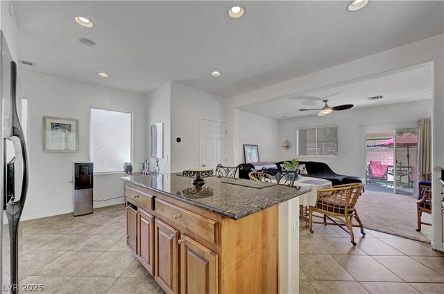 7384 Emerald Glow Street, Las Vegas, NV 89123