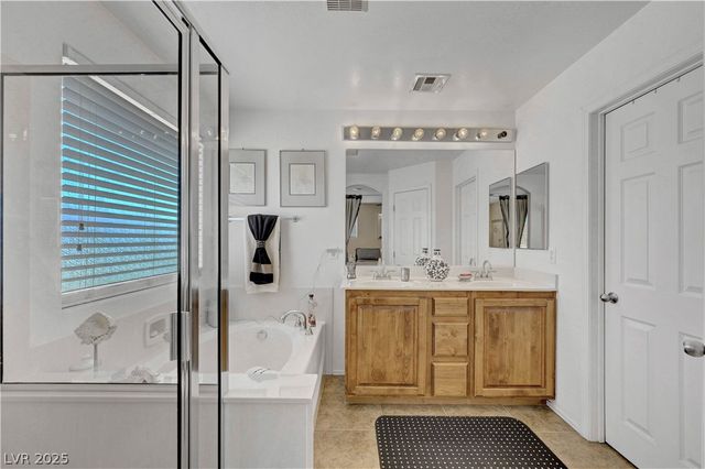 7384 Emerald Glow Street, Las Vegas, NV 89123