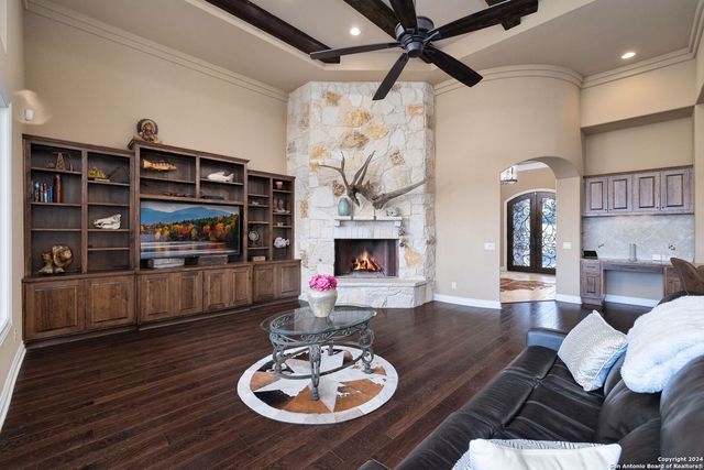1148 Mission Way, Canyon Lake, TX 78133