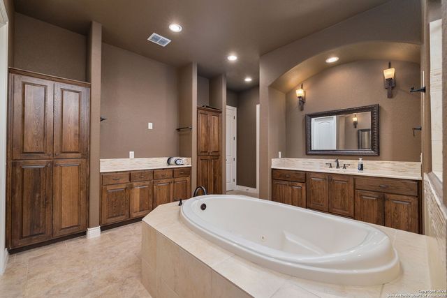 1148 Mission Way, Canyon Lake, TX 78133