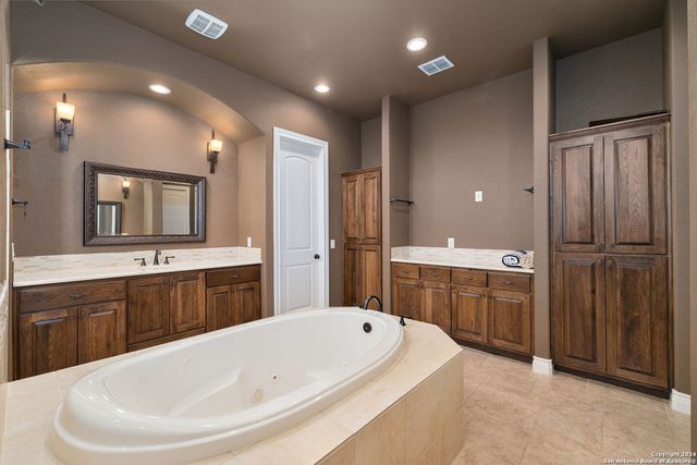 1148 Mission Way, Canyon Lake, TX 78133