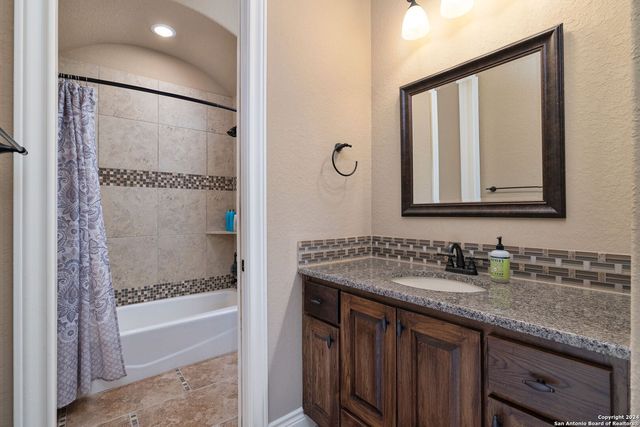 1148 Mission Way, Canyon Lake, TX 78133