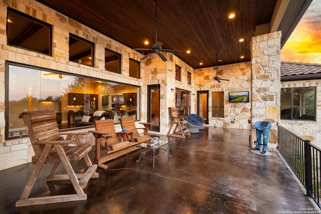 1148 Mission Way, Canyon Lake, TX 78133