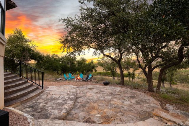 1148 Mission Way, Canyon Lake, TX 78133