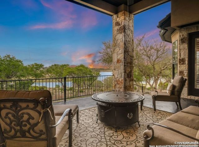 1148 Mission Way, Canyon Lake, TX 78133