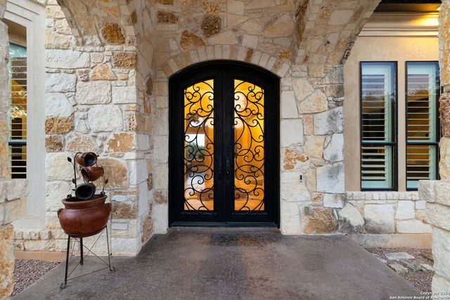 1148 Mission Way, Canyon Lake, TX 78133