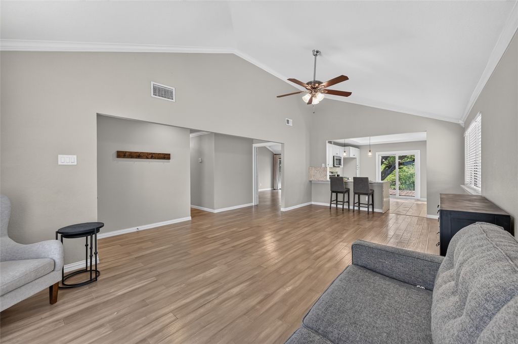 806 Creekside Drive, Euless, TX 76040 — photo 3