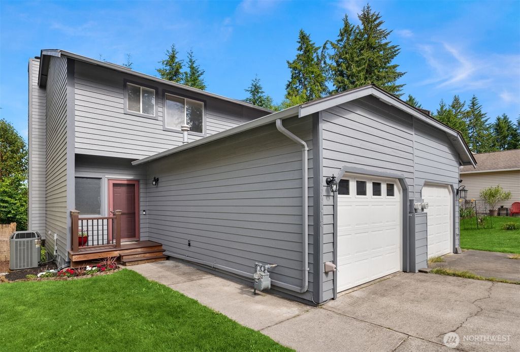 13178 Lakeridge Circle NW, Silverdale, WA 98383