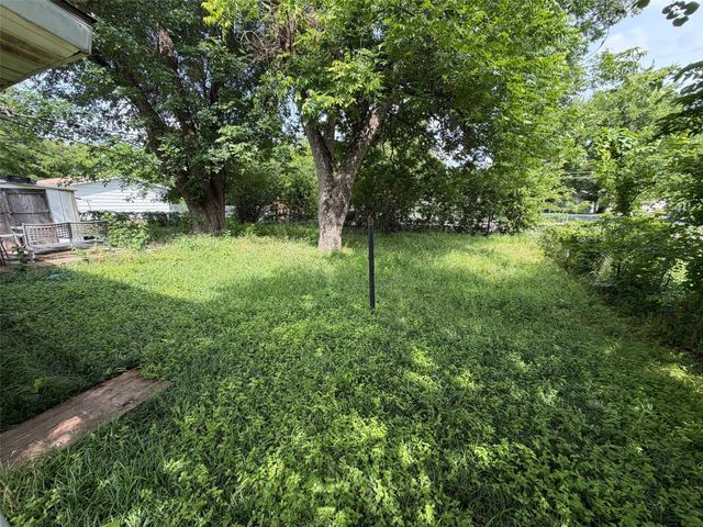 1402 Houghton Road, Dallas, TX 75217