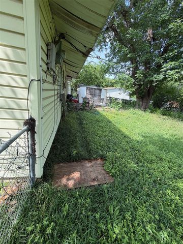 1402 Houghton Road, Dallas, TX 75217