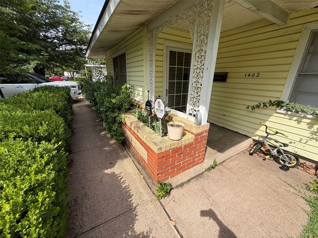 1402 Houghton Road, Dallas, TX 75217