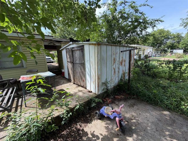 1402 Houghton Road, Dallas, TX 75217
