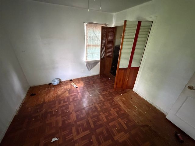 1402 Houghton Road, Dallas, TX 75217