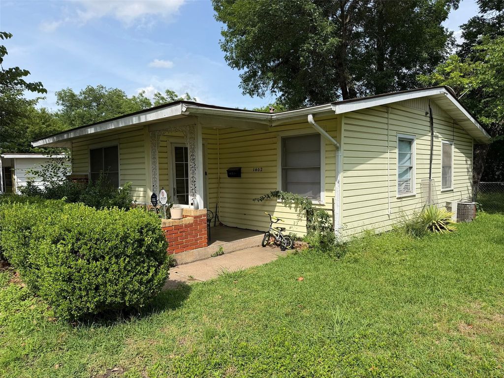 1402 Houghton Road, Dallas, TX 75217