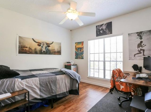 912 W 22nd ST 304, Austin, TX 78705