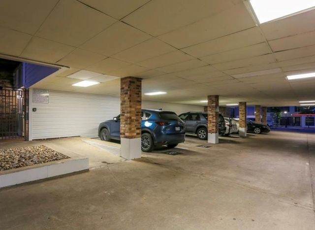 912 W 22nd ST 304, Austin, TX 78705