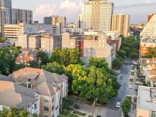 912 W 22nd ST 304, Austin, TX 78705