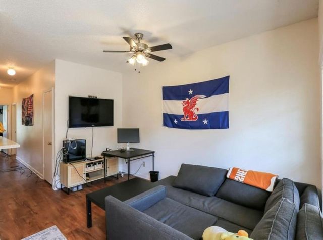 912 W 22nd ST 304, Austin, TX 78705
