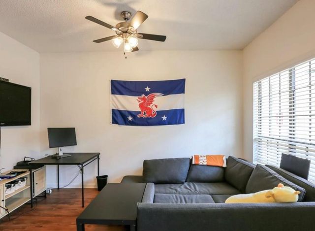912 W 22nd ST 304, Austin, TX 78705