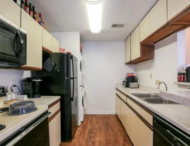 912 W 22nd ST 304, Austin, TX 78705