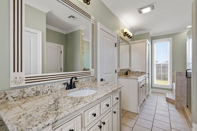 111 Kettle Ln, Houma, LA 70360