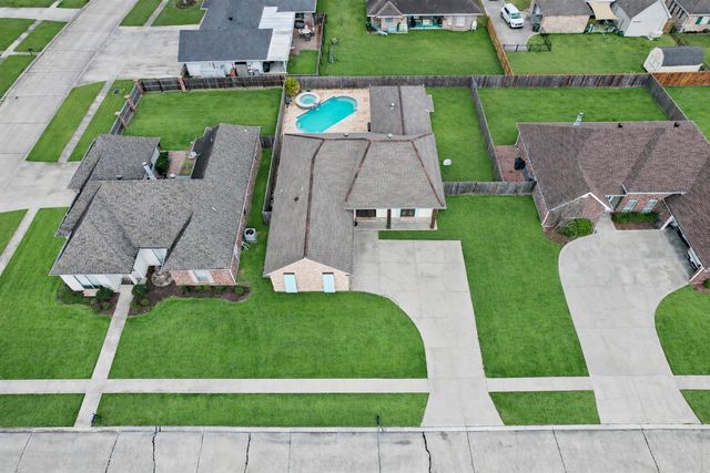 111 Kettle Ln, Houma, LA 70360