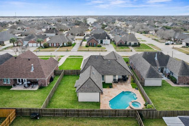 111 Kettle Ln, Houma, LA 70360